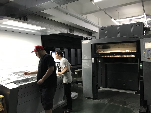 Hot stamping process hot stamping foil ink reverse pull, how to solve?